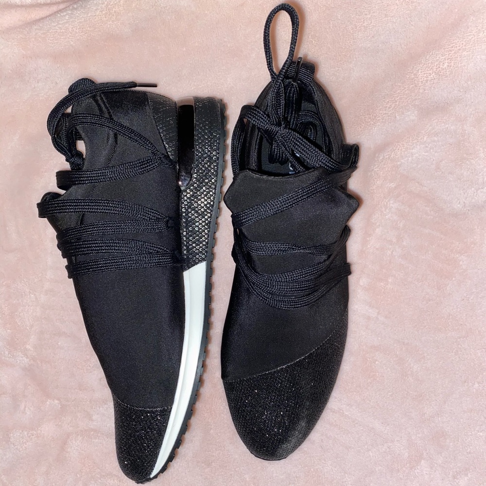 Shoes - Picture 4 of 4